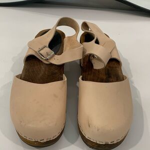 Lotta from Stockholm Clogs in light pint size 37